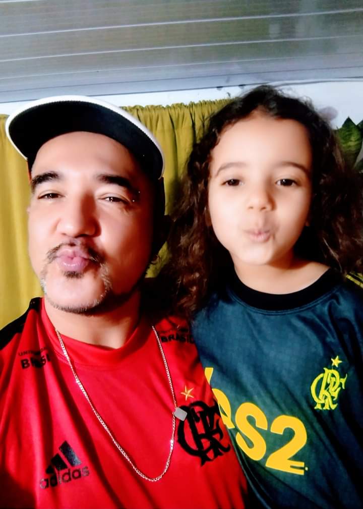 Foto/Fernando Martins - O Poeta do Povo e sua filha que completa 7 anos neste dia 09/10 Maria Fernanda Silva Martins