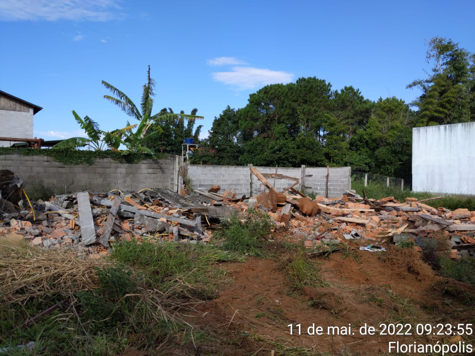 Demolição realizada no Rio Vermelho