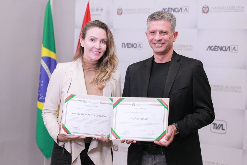 Juliana Mota Oliveira Debastiani e Raphael Dabdab - FOTO: Vicente Schmitt/Agência AL 