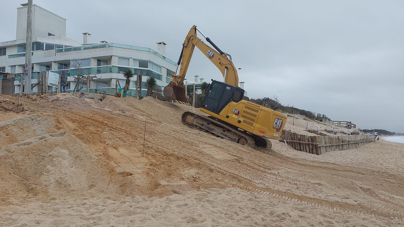 Iniciada A Execução De Paliçada No Morro Das Pedras Semanário Catarinense