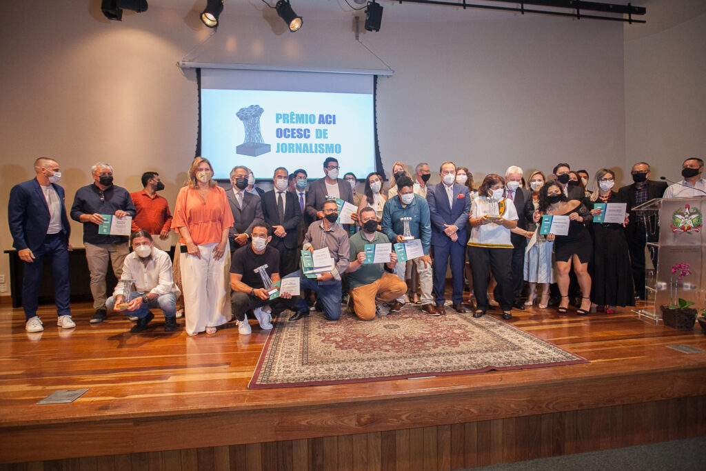Vencedores da primeira edição do Prêmio ACI OCESC de Jornalismo. Reprodução: Jeferson Baldo/Agência AL 