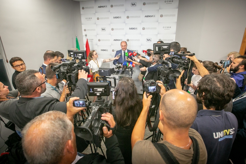 Novo presidente da Alesc concede entrevista coletiva após a eleição da Mesa Diretora - FOTO: Rodolfo Espínola/Agência AL 