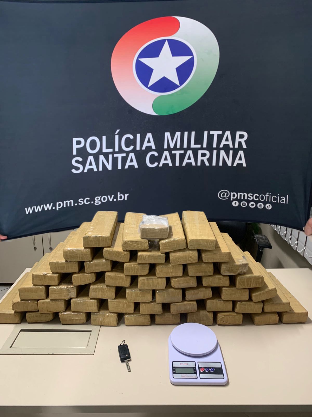 Referente a ocorrência de tráfico de drogas em São José. - Foto/PMSC 