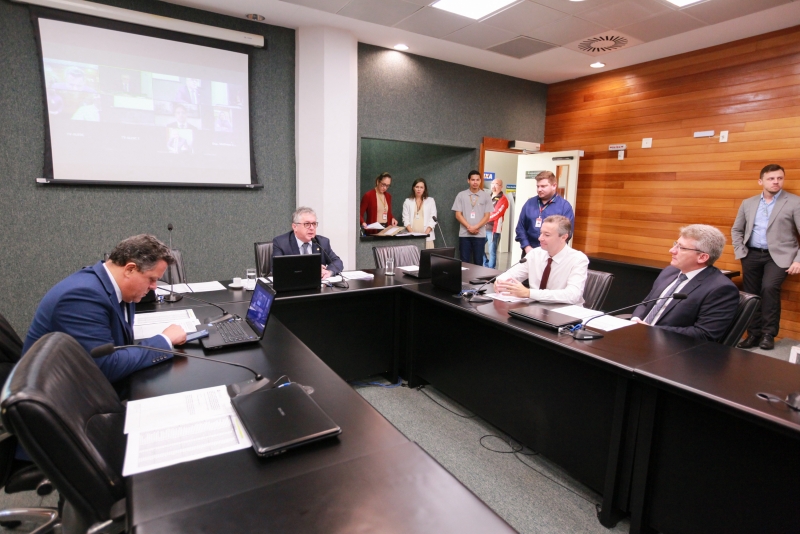 Deputado Tiago Zilli no comando da Comissão de Assuntos Municipais - FOTO: Vicente Schmitt/Agência AL 