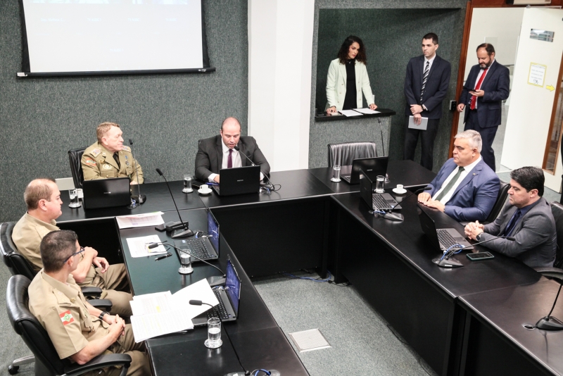 Comissão de Segurança Pública se reuniu na manhã desta terça-feira (3) - FOTO: Solon Soares/Agência AL 