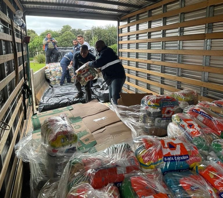 Estado segue distribuindo itens de ajuda humanitária para municípios atingidos pelas chuvas. Foto: Defesa Civil de Lages 