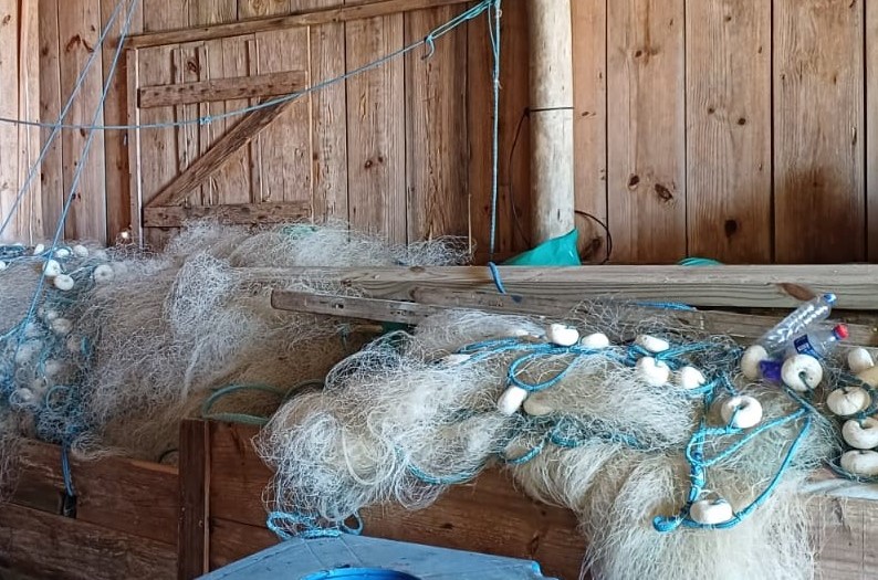 Entre as equipes que participam dos pitchs, está a da Repescar, que transforma redes de pesca abandonadas em bolsas - Foto: Brucks e Divulgação 