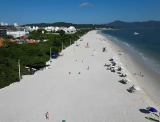 Temporada de verão encerra com excelência nos serviços, melhora na balneabilidade e 2 milhões de turistas em Florianópolis