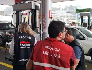 Procon de São José fiscaliza aumento de combustíveis nos postos de gasolina
