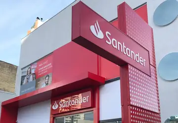 Agências do Santander abrirão das 9h às 17h, a partir de hoje - Foto/Divulgação 