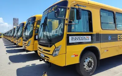 Governo do Estado entrega mais 40 ônibus para reforçar o transporte escolar de Santa Catarina