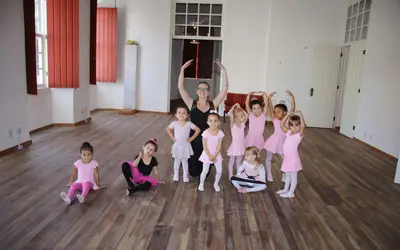 Projeto Arte e Cultura por São José oferece aula de jazz e ballet para crianças e adolescentes