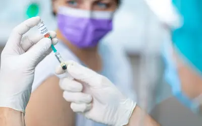 Florianópolis continua vacinação contra Covid-19, Influenza e vacinas do calendário, nesta terça-feira, 9 de agosto