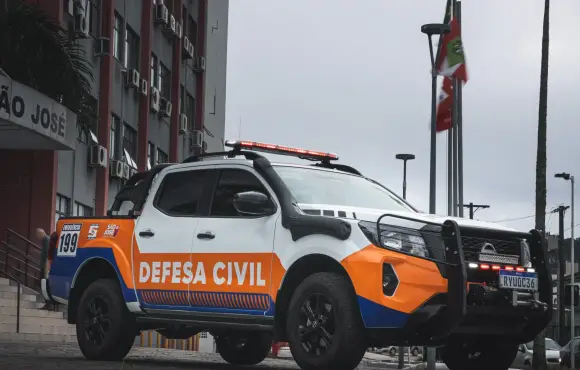 Investimento na Defesa Civil de São José: órgão recebe novo veículo